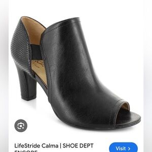 Life Stride Calma heels size 8